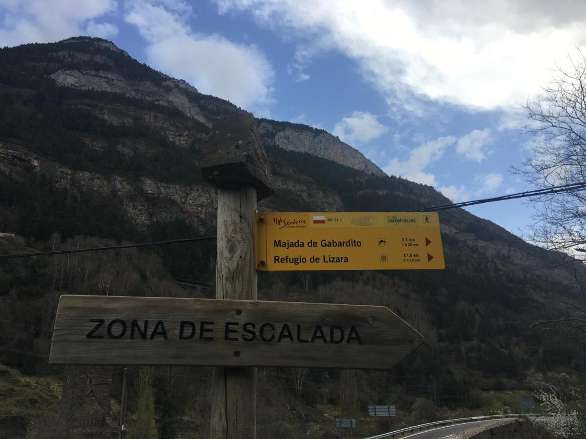 Apartamentos Turisticos Rio Gallego Canfranc Exteriér fotografie